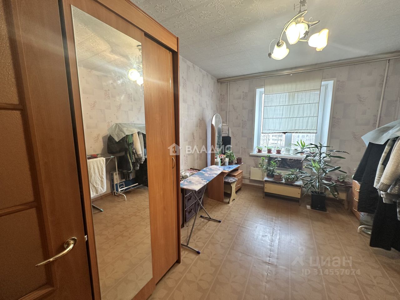 Продажа 3-комн квартиры на вторичном рынке 6-й мкр,  д. 20А