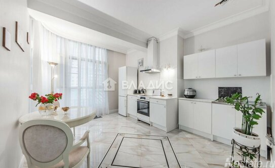 Продажа 4-комн квартиры на вторичном рынке Эльдара Рязанова ул