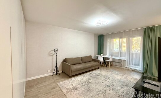 Продажа 1-комн квартиры на вторичном рынке Новороссийская улица,  д. 16 к2