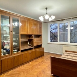 Продажа 2-комн квартиры на вторичном рынке Будапештская улица,  д. 63 к1