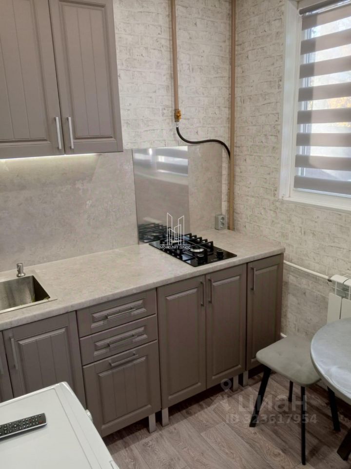 Продажа 3-комн квартиры на вторичном рынке улица Танкиста Хрустицкого, 7