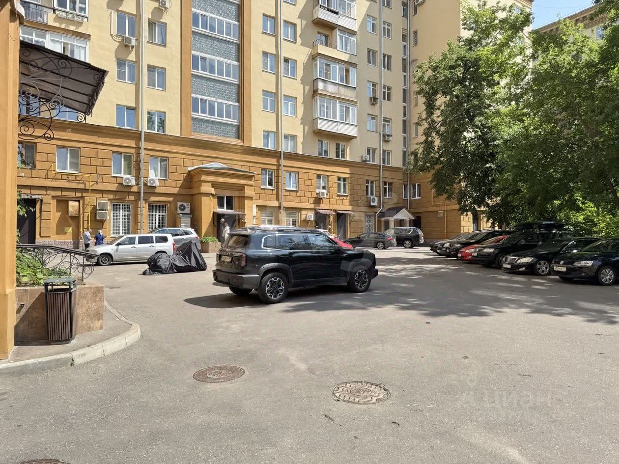 Продажа 4-комн квартиры на вторичном рынке Новоспасский переулок, 3К1