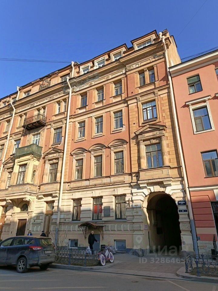 Продажа 3-комн квартиры на вторичном рынке Моховая улица, 28