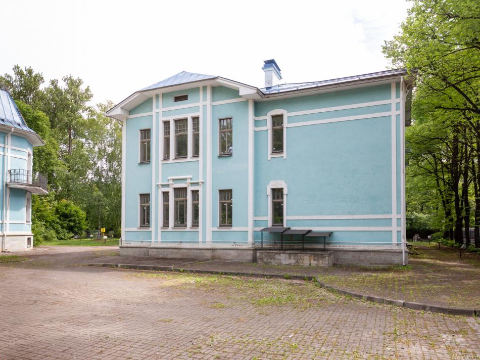 Продажа торгового помещения Реки Малой Невки наб,  д. 35