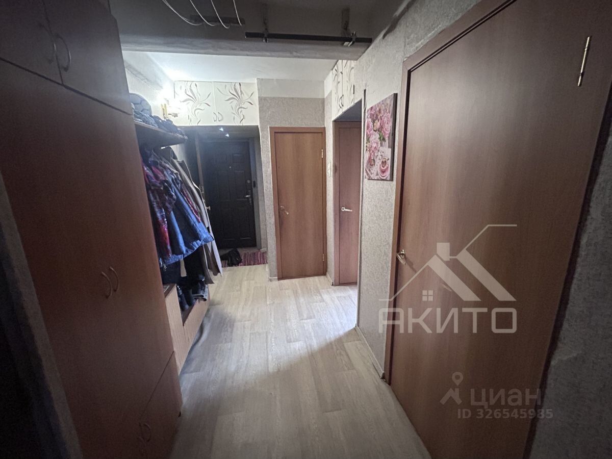 Продажа 3-комн квартиры на вторичном рынке Горелово тер., улица Школьная, 43