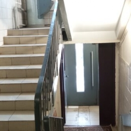 Продажа 1-комн квартиры на вторичном рынке Изумрудная улица,  д. 20