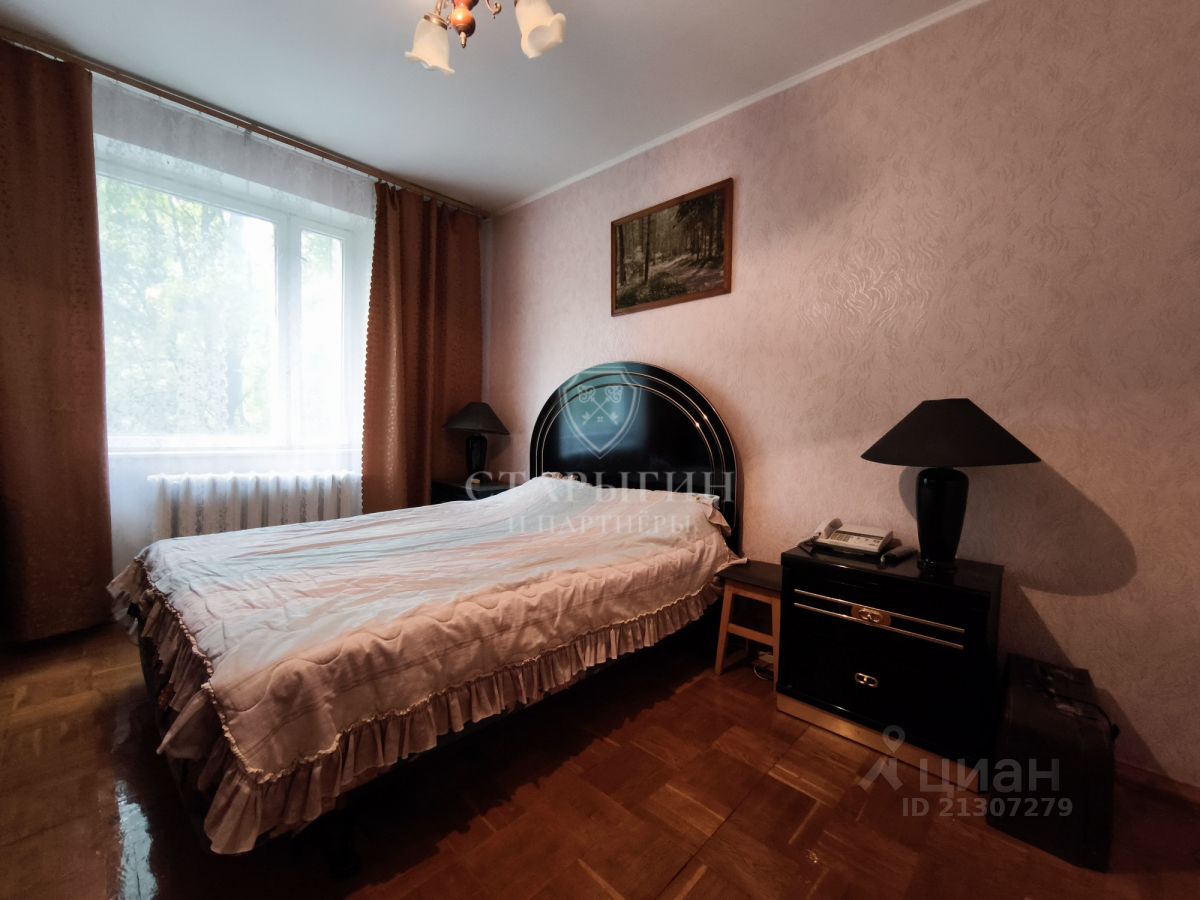 Продажа 2-комн квартиры на вторичном рынке Авиационный мкр, улица Королева, 2к3