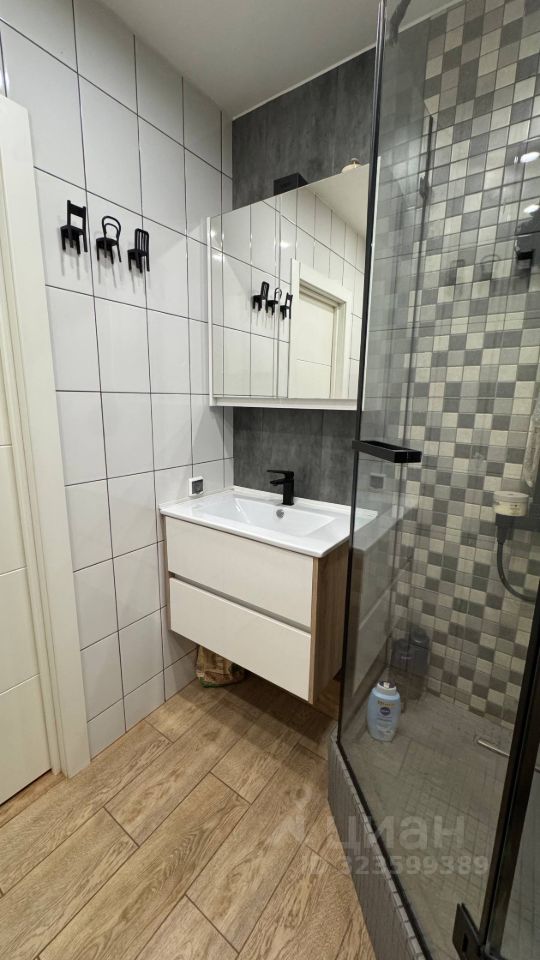 Продажа 1-комн квартиры на вторичном рынке Заневский проспект, 42