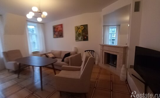 Продажа 4-комн квартиры на вторичном рынке Лахтинская улица,  д. 25Б