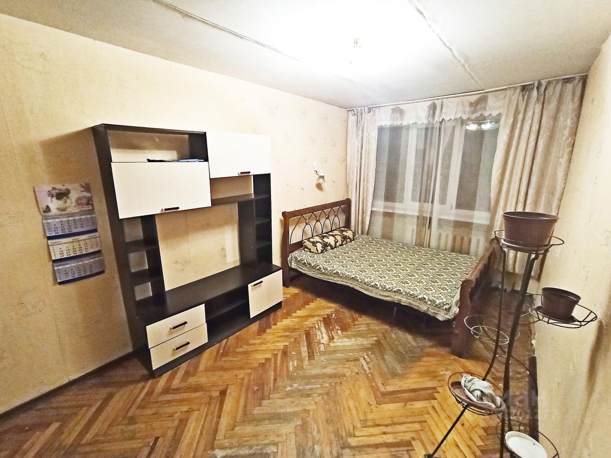 Продажа 2-комн квартиры на вторичном рынке пос. Новый Учхоз, площадь Усова, 4