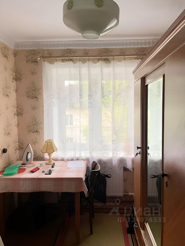 Продажа 2-комн квартиры на вторичном рынке Сланцы, улица Чкалова, 3
