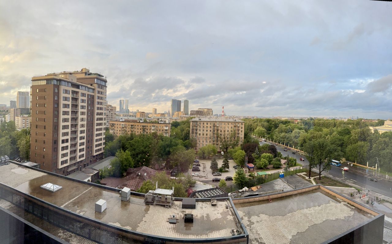 Аренда 3-комн квартиры на вторичном рынке Мосфильмовская улица, 8