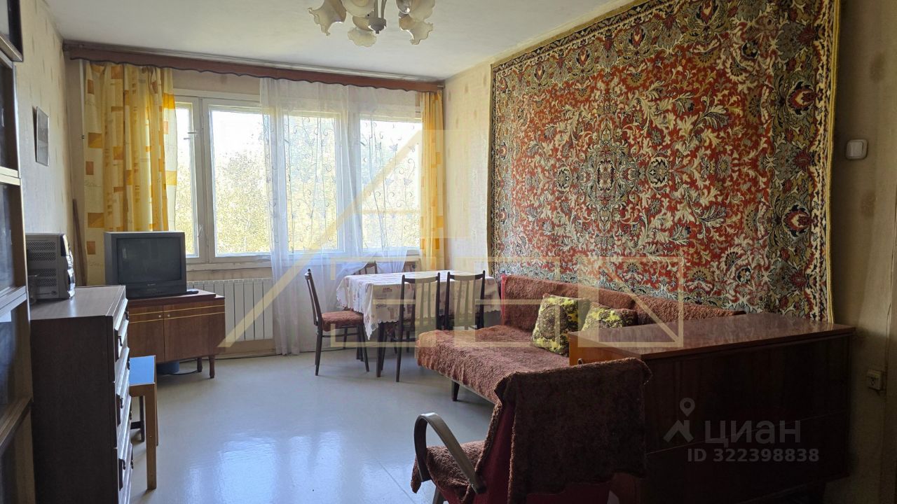 Продажа 3-комн квартиры на вторичном рынке Серебристый бульвар, 26