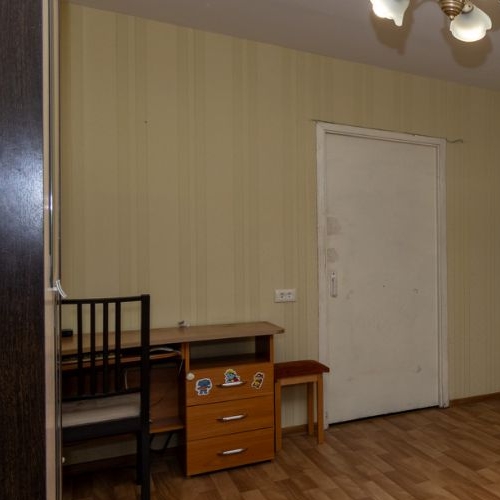 4-комн квартира проспект Стачек, 216