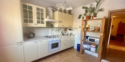 3-комн квартира Пушкин г., Саперная ул. ,  д. 42,  к. 2