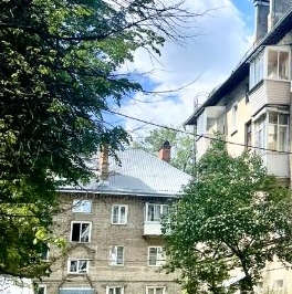 Продажа 3-комн квартиры на вторичном рынке Калининец пгт, 3