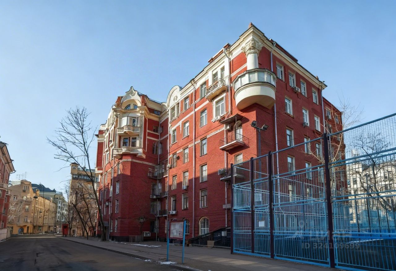 Продажа 3-комн квартиры на вторичном рынке Трехпрудный переулок, 8