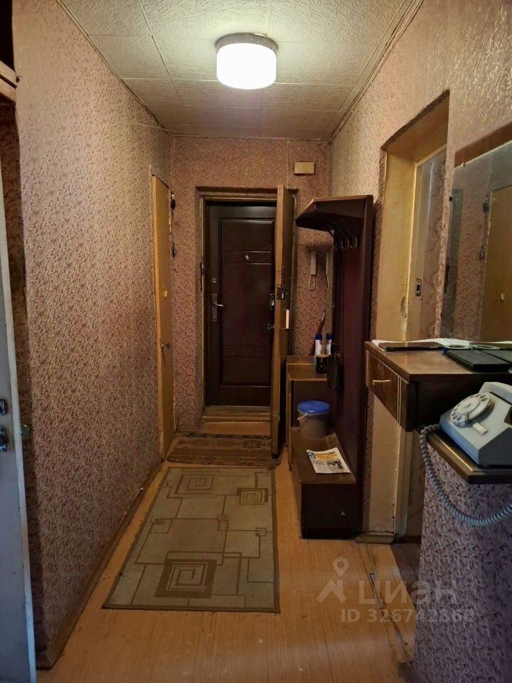 Продажа 3-комн квартиры на вторичном рынке Гатчина, Красноармейский проспект, 34