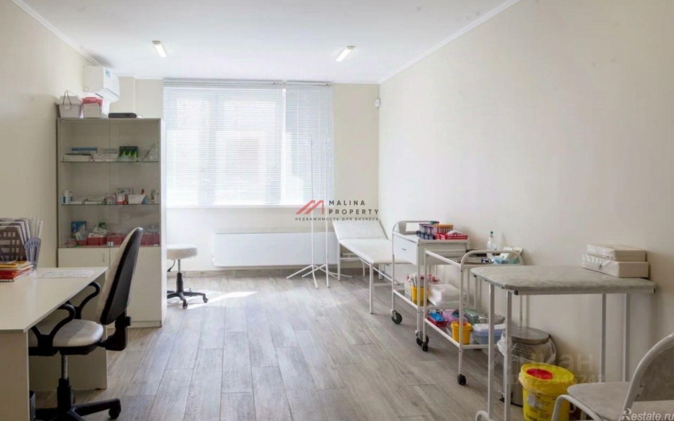 Продажа торгового помещения улица Александры Монаховой,  д. 97