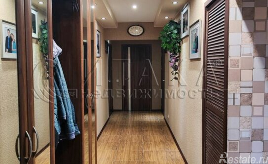 Продажа 4-комн квартиры на вторичном рынке Купчинская ул,  д. 8 к1