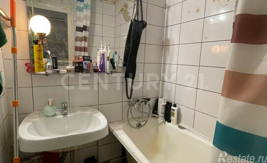 Продажа 3-комн квартиры на вторичном рынке ул Бажова,  д. 15,  к. 2