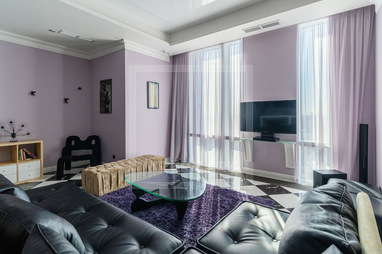 Продажа 3-комн квартиры на вторичном рынке Мосфильмовская улица, 8