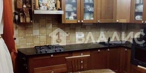 4-комн квартира улица Яблочкова, 1