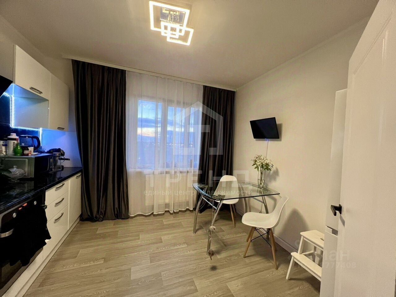 Продажа 3-комн квартиры на вторичном рынке улица Маршала Казакова, 32