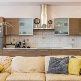 Продажа 6-комн квартиры на вторичном рынке Усачёва улица,  д. 11А