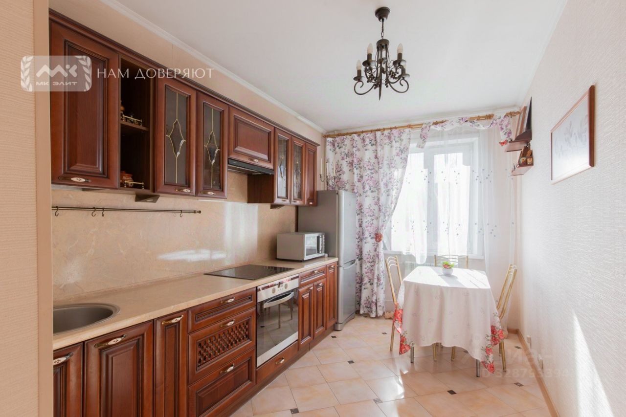 Продажа 2-комн квартиры на вторичном рынке улица Бадаева, 3К1
