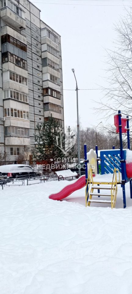 Продажа 2-комн квартиры на вторичном рынке Нахабино пгт, улица Красноармейская, 61