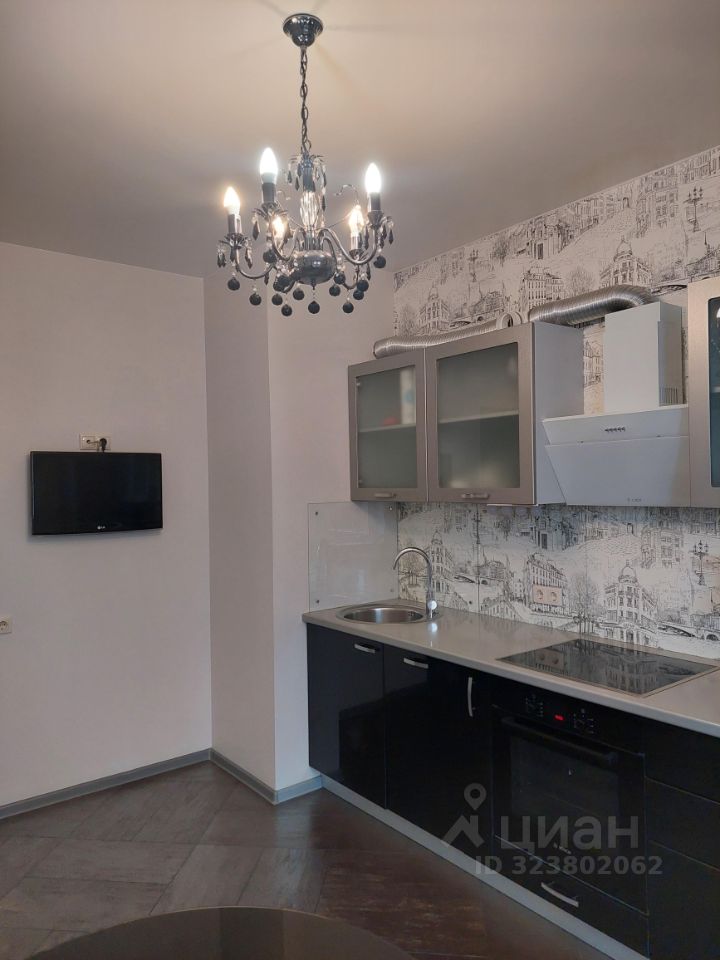 Аренда 1-комн квартиры на вторичном рынке Комендантский проспект, 51к1