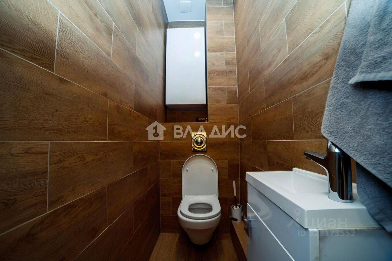 Продажа 3-комн квартиры на вторичном рынке Сестрорецк, улица Токарева, 2