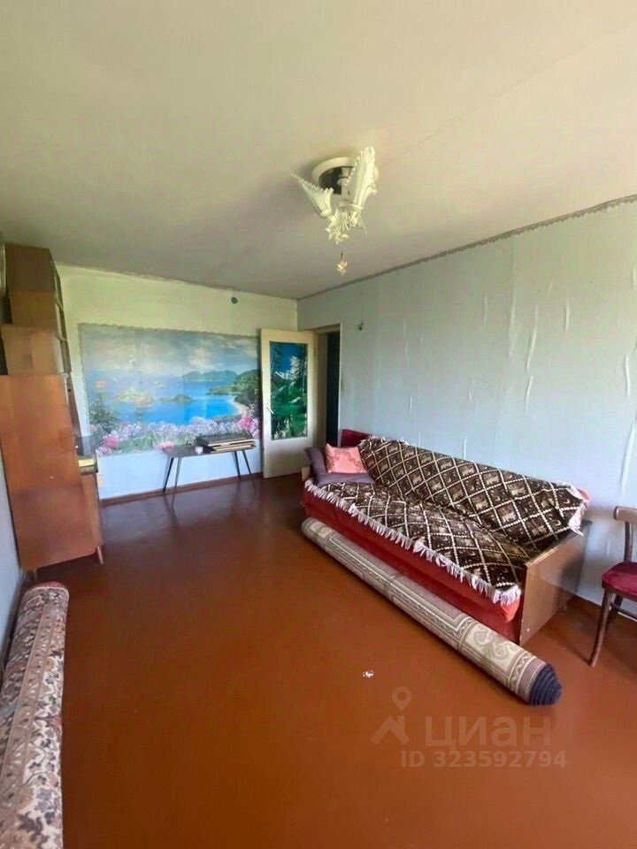 Продажа 2-комн квартиры на вторичном рынке Волхов, Авиационная улица, 40