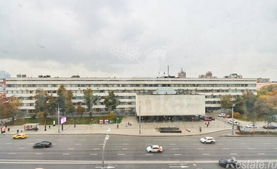 Продажа 4-комн квартиры на вторичном рынке улица Спиридоновка