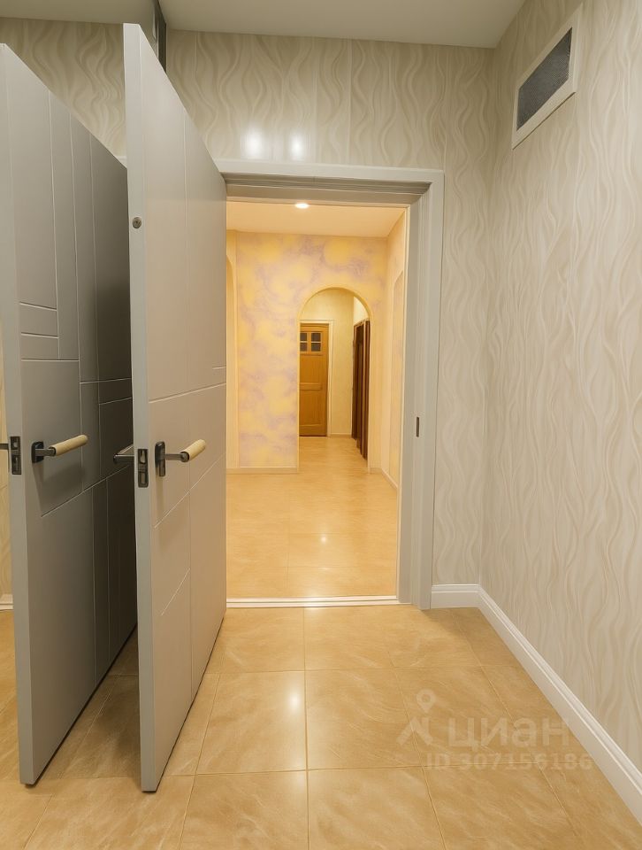 Продажа 3-комн квартиры на вторичном рынке улица Маршала Захарова, 50К1