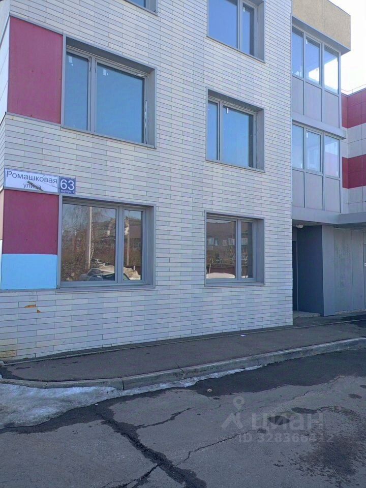 Продажа 2-комн квартиры на вторичном рынке пос. Рыбхоз, улица Ромашковая, 63к2