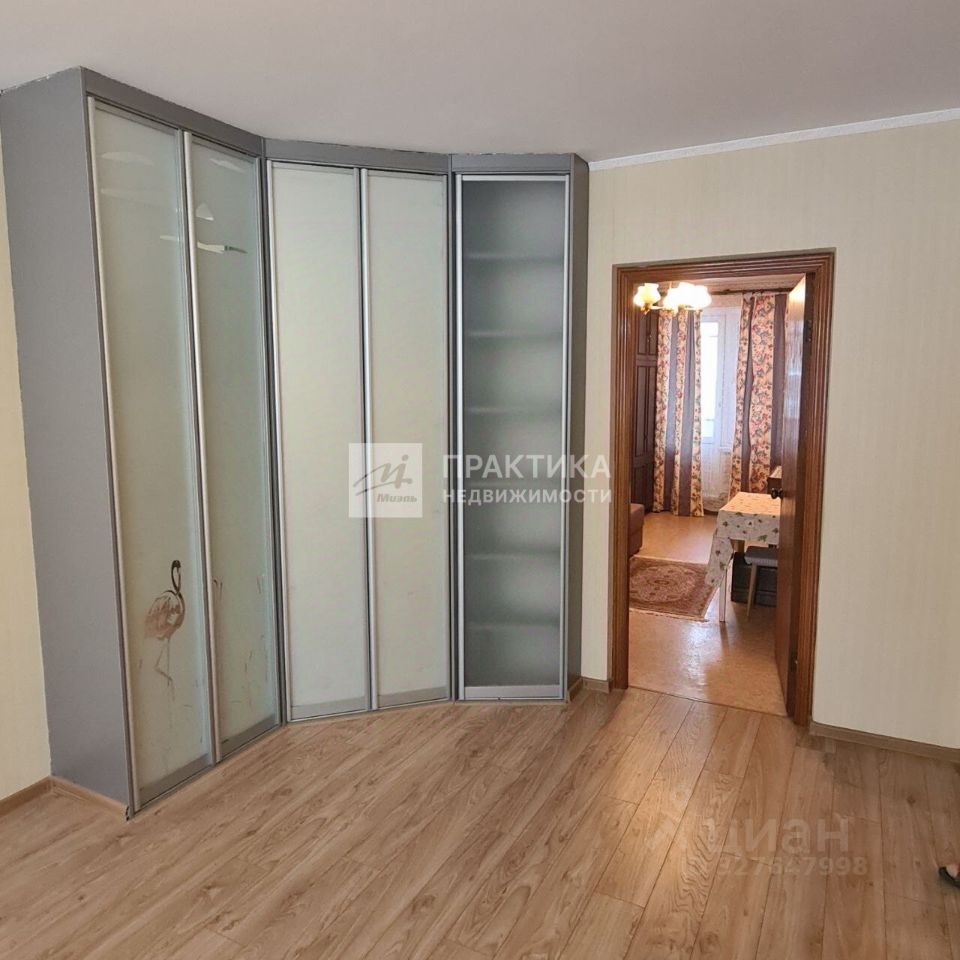 Продажа 3-комн квартиры на вторичном рынке Новосибирская улица, 11