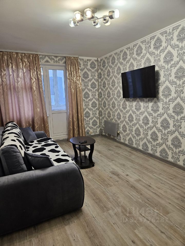 Продажа 2-комн квартиры на вторичном рынке Ельнинская улица, 20к1