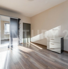 Продажа 2-комн квартиры на вторичном рынке ул Адмирала Трибуца,  д. 10