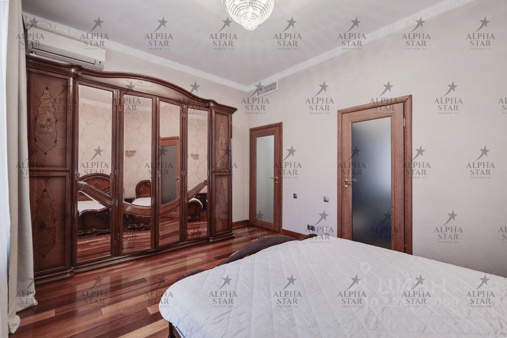 Аренда 4-комн квартиры на вторичном рынке Староконюшенный переулок, 36С2