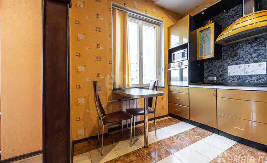 Продажа 3-комн квартиры на вторичном рынке Будапештская ул,  д. 17,  к. 3