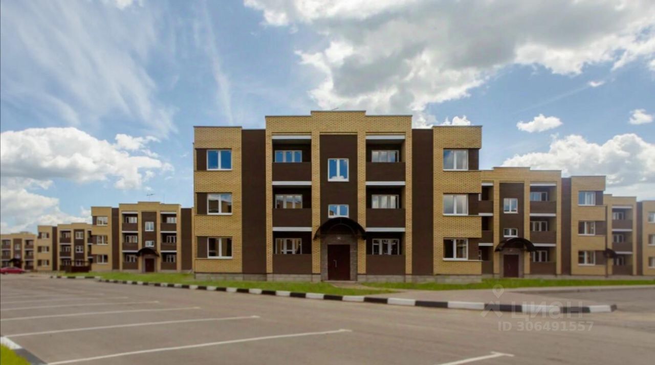 Продажа 1-комн квартиры на вторичном рынке Варежки кв-л, улица Кленовая,  д. 1