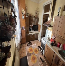 Продажа 4-комн квартиры на вторичном рынке Гончарный 1-й пер,  д. 7