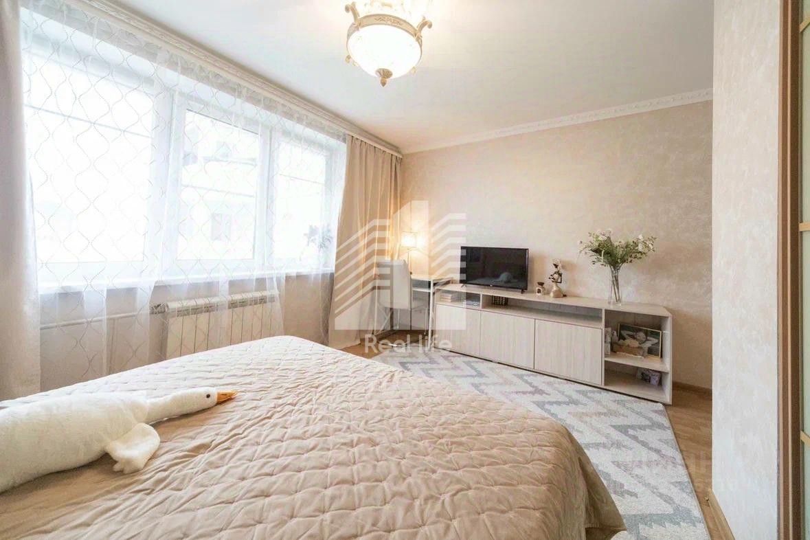 Продажа 3-комн квартиры на вторичном рынке Северный мкр, улица Северная, 4