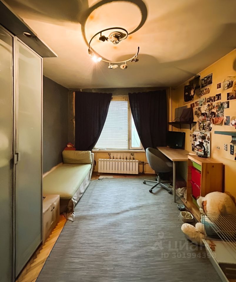 Продажа 3-комн квартиры на вторичном рынке улица Плющева, 18К2