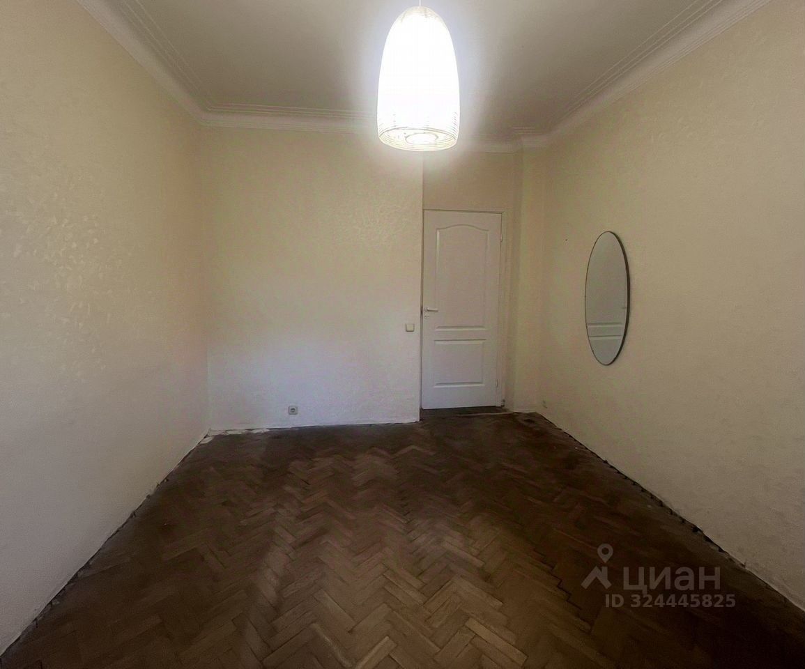Продажа 2-комн квартиры на вторичном рынке улица Савушкина, 35К2