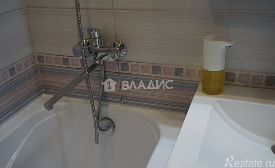 Продажа 3-комн квартиры на вторичном рынке аллея Поликарпова,  д. 5