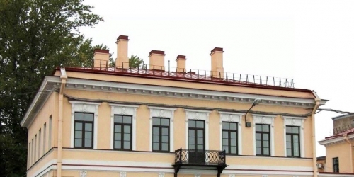 Отдельное здание Синопская набережная,  д. 70