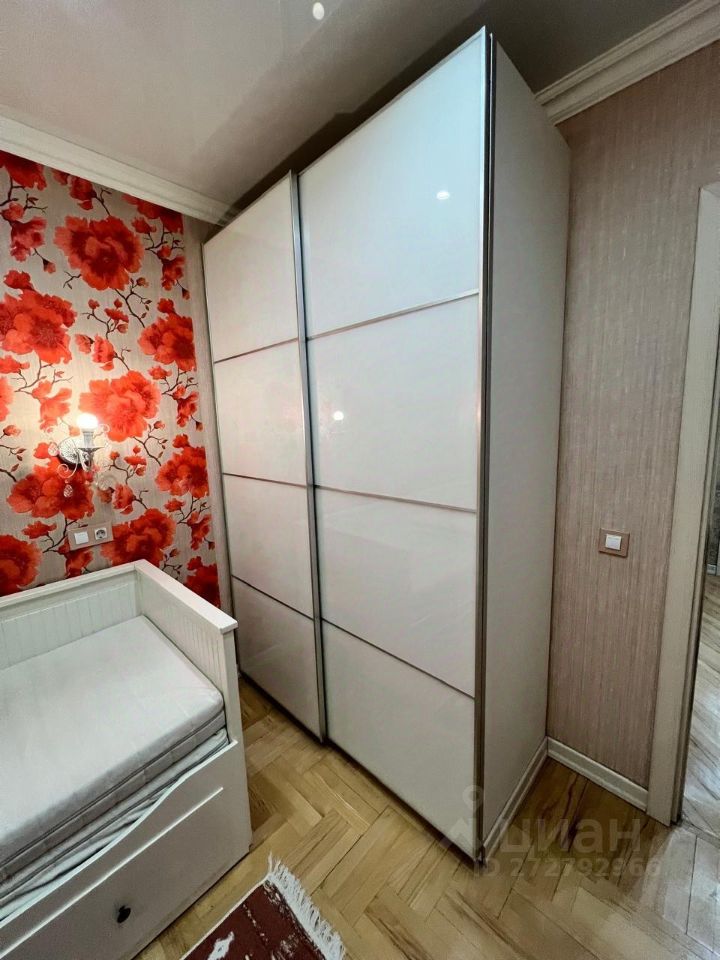 Аренда 3-комн квартиры на вторичном рынке улица Декабристов, 10К2